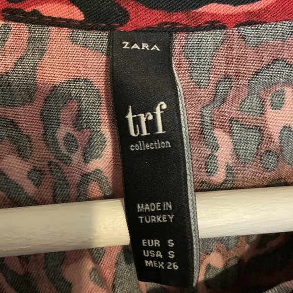 ZARA TRF collection - pink leopard print long sleeve button down cropped blouse - Picture 2 of 4